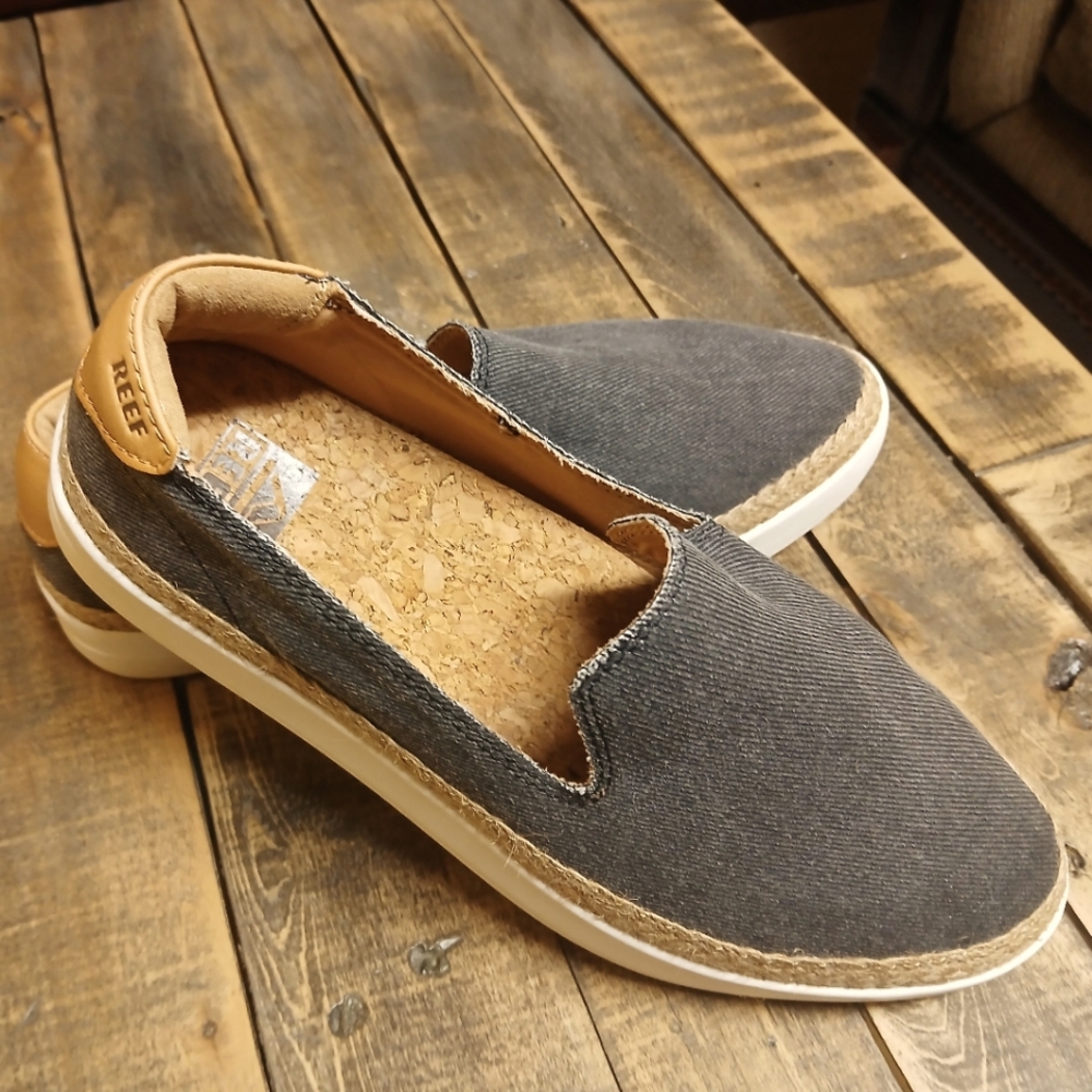 REEF cushion shoes